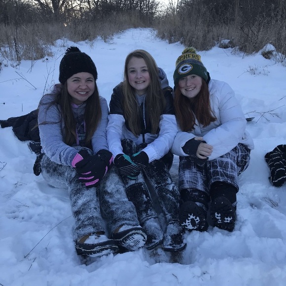 Meet your Posher, Madison - Picture 4 of 5